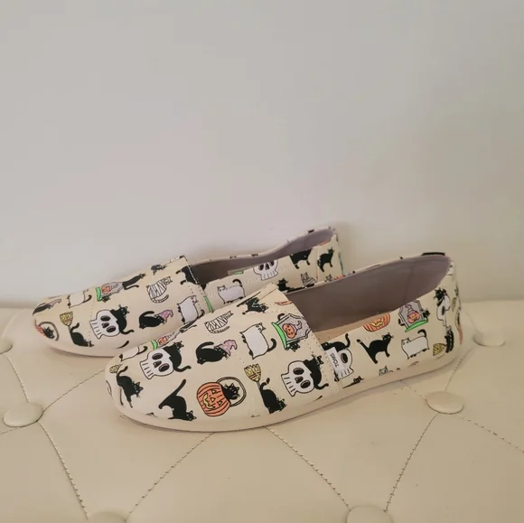 Toms Classic Halloween Black Cat Belmont Womens Slip On Flats Shoes Size 8 NWT - Picture 2 of 12